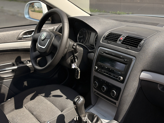 Skoda Octavia Ambition, 2011 года, пробег 423580 км