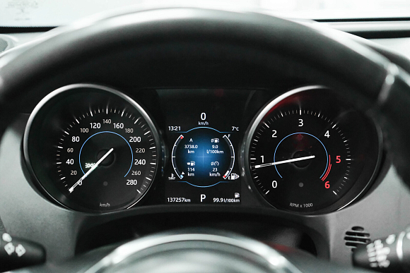 Jaguar F-Pace Pure, 2018 года, пробег 137210 км