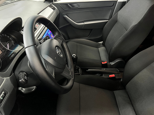 Skoda Rapid Ambition, 2015 года, пробег 150111 км