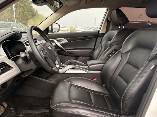 Geely Atlas Luxury, 2019 года, пробег 131015 км