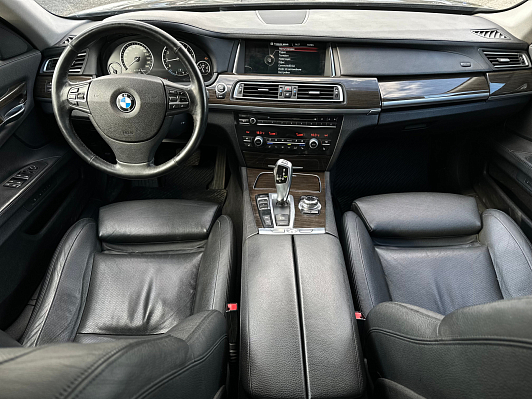 BMW 7 серии, 2013 года, пробег 126042 км