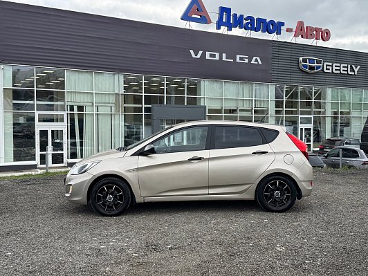 Hyundai Solaris Active, 2011 года, пробег 196955 км