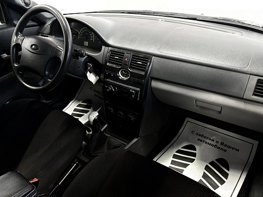 Lada (ВАЗ) Priora Норма, 2010 года, пробег 284000 км