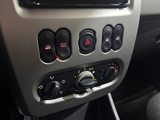 Renault Sandero Authentique, 2011 года, пробег 173991 км