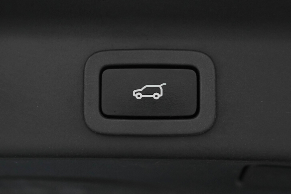 Jaguar F-Pace Pure, 2018 года, пробег 137210 км