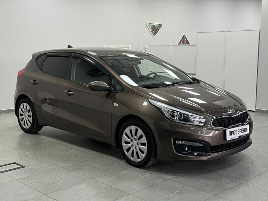 Kia Ceed, 2018 года, пробег 100000 км