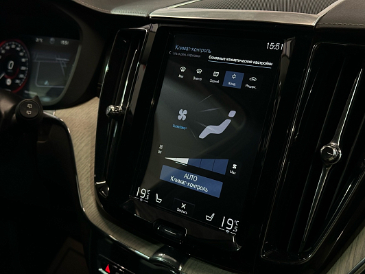 Volvo XC60 Inscription, 2018 года, пробег 525001 км
