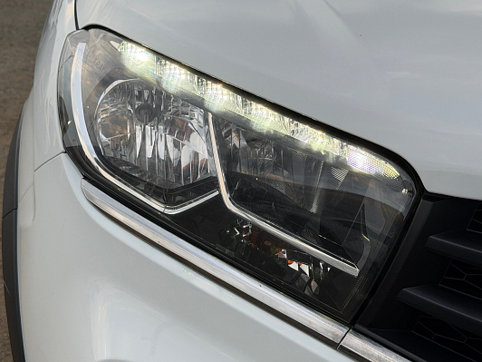 Lada (ВАЗ) XRAY Luxe Prestige (2018-2021), 2019 года, пробег 148000 км