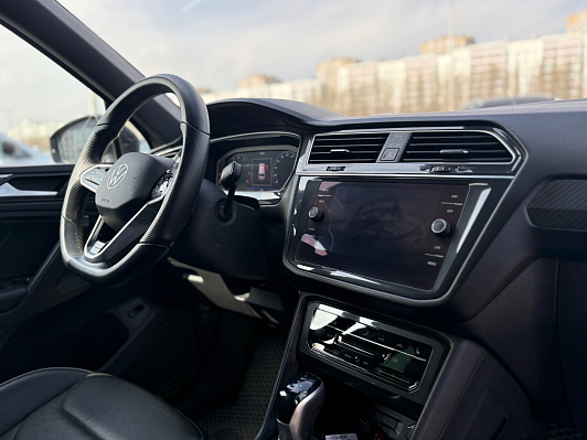 Volkswagen Tiguan R-Line, 2021 года, пробег 53843 км
