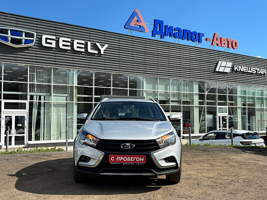 Lada (ВАЗ) Vesta Luxe Multimedia, 2019 года, пробег 197000 км