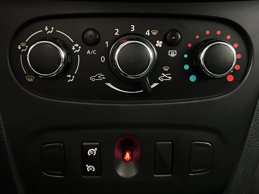 Renault Sandero, 2017 года, пробег 158000 км