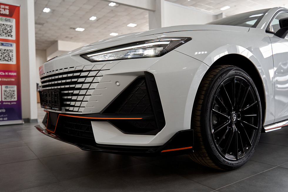 Changan UNI-V Tech, белый