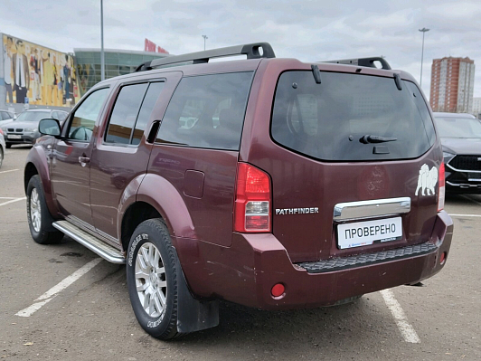 Nissan Pathfinder LE, 2005 года, пробег 323456 км