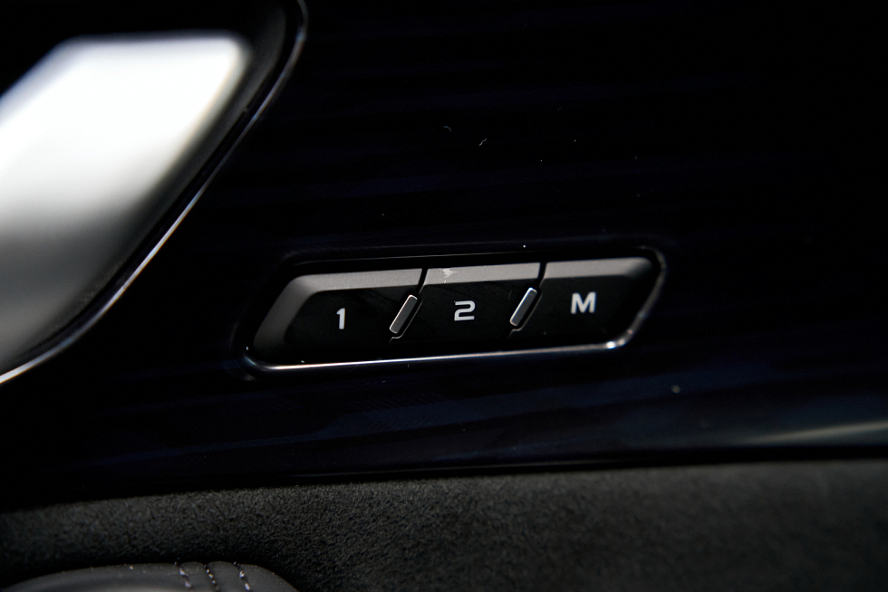 Geely Monjaro Flagship (2023-2025), серый