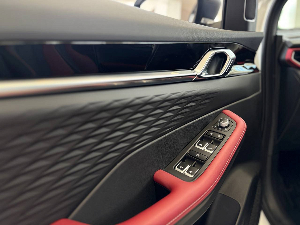 Geely Coolray Luxury, белый