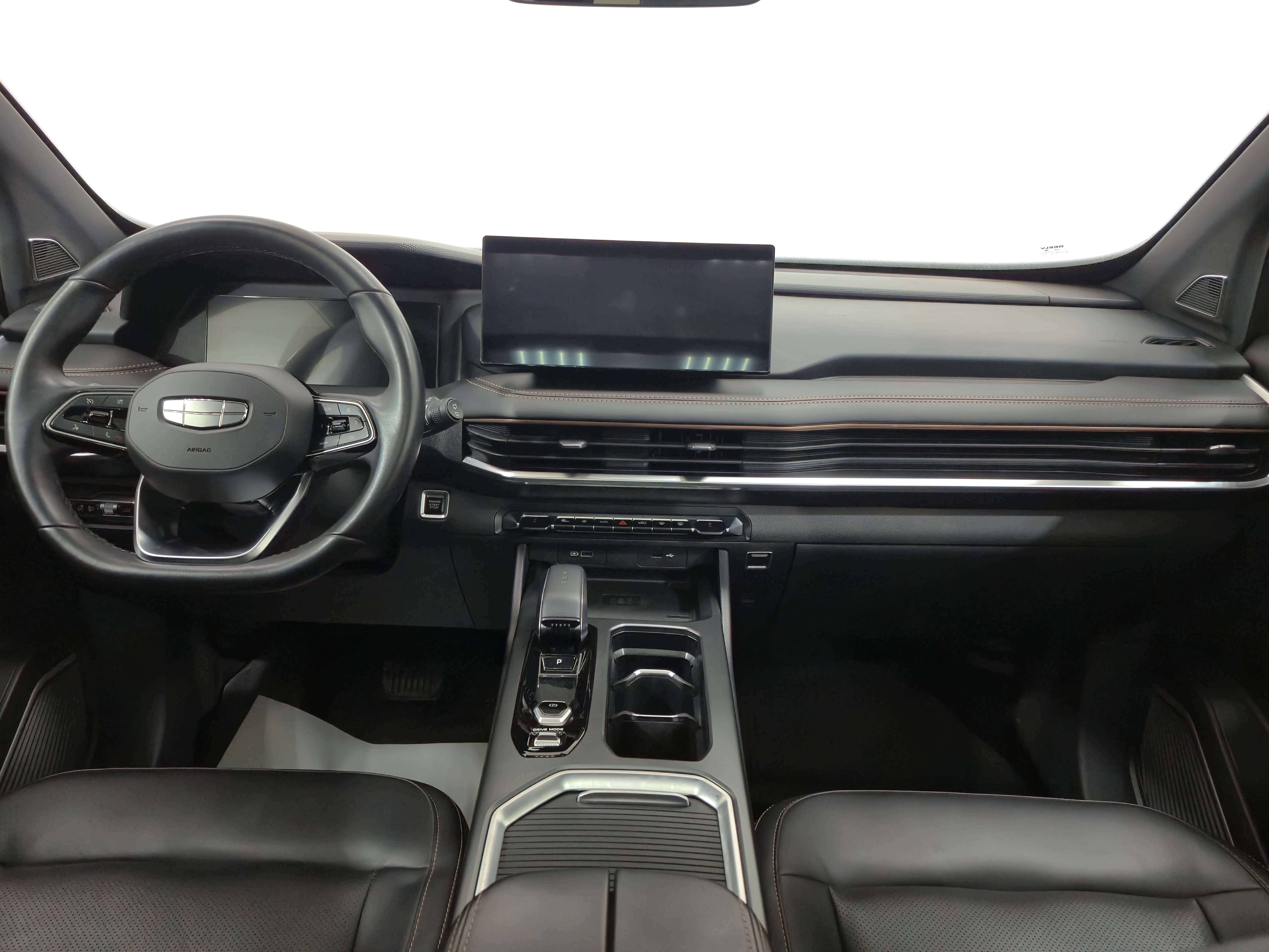 Geely Okavango Флагман, 2024 года, пробег 69548 км
