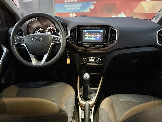 Lada (ВАЗ) XRAY Luxe Prestige (2018), 2019 года, пробег 114500 км
