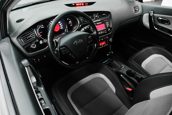 Kia Ceed Luxe, 2014 года, пробег 99000 км