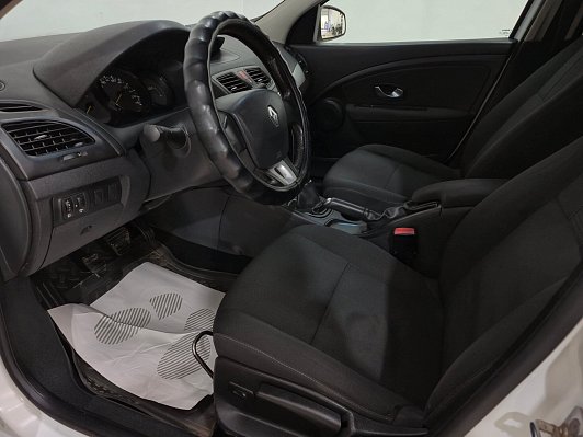 Renault Fluence, 2010 года, пробег 299691 км