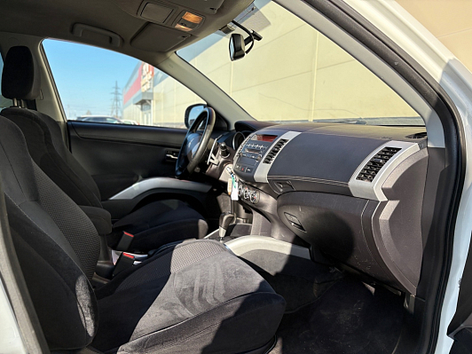 Mitsubishi Outlander Intense, 2011 года, пробег 267000 км