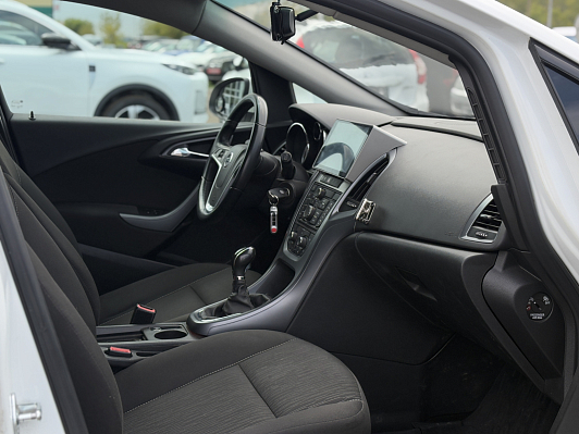 Opel Astra Cosmo, 2013 года, пробег 147217 км