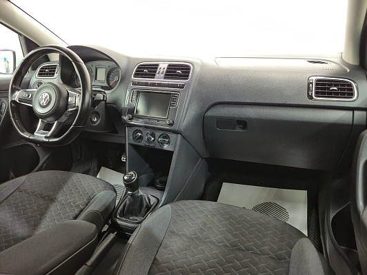 Volkswagen Polo Drive, 2018 года, пробег 131136 км