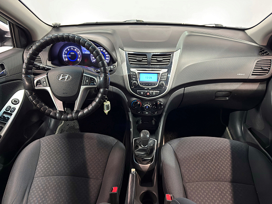 Hyundai Solaris Style, 2013 года, пробег 120000 км