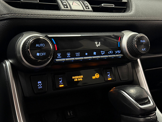 Toyota RAV4 Комфорт, 2020 года, пробег 91349 км