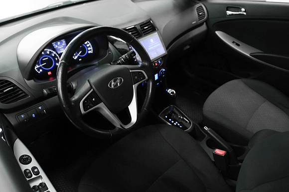 Hyundai Solaris Dynamic, 2012 года, пробег 190000 км
