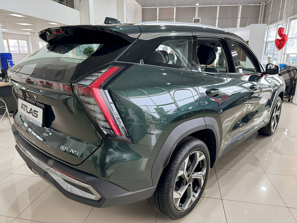 Geely Atlas Спорт, зеленый