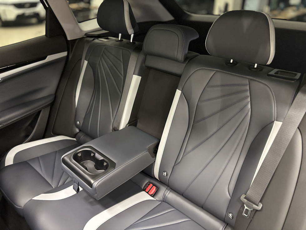 Geely Atlas Luxury, белый