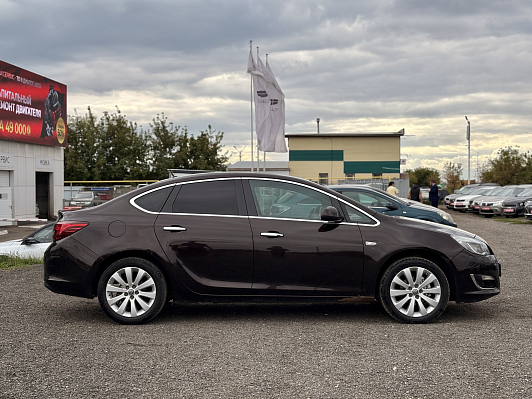Opel Astra Cosmo, 2013 года, пробег 124500 км