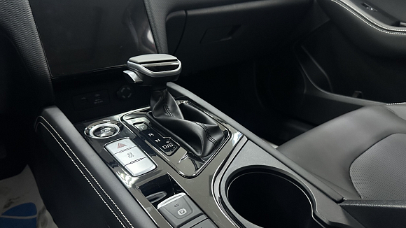 JAC J7 Luxury, красный