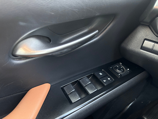 Lexus UX #live, 2019 года, пробег 116848 км