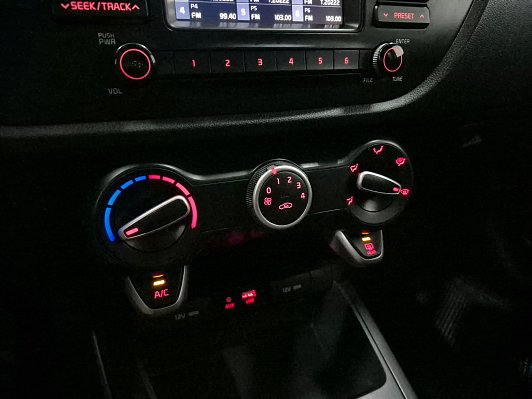 Kia Rio Luxe, 2019 года, пробег 126891 км