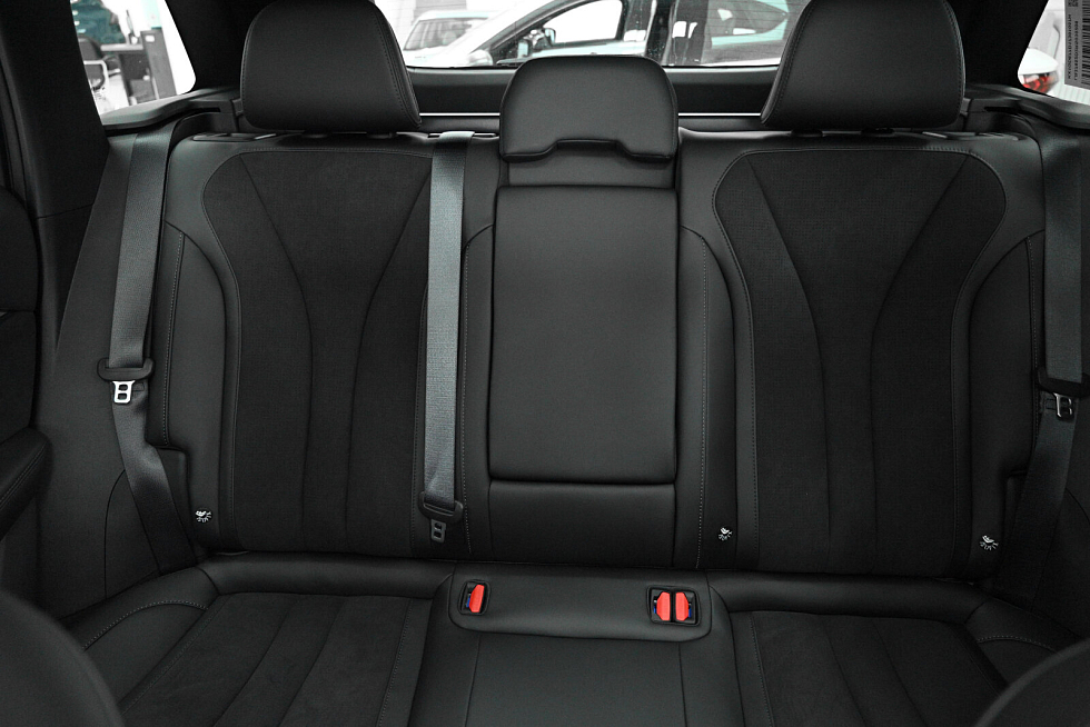 Geely Monjaro Flagship SE, серый