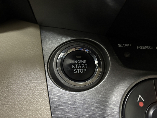 Toyota RAV4, 2012 года, пробег 124231 км