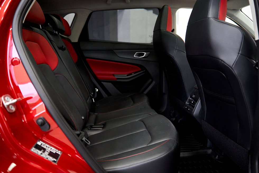 Changan UNI-S (CS55 Plus) Comfort, красный