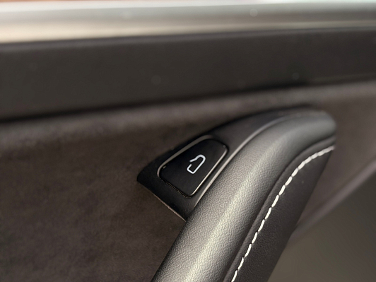 Tesla Model Y, 2021 года, пробег 44150 км