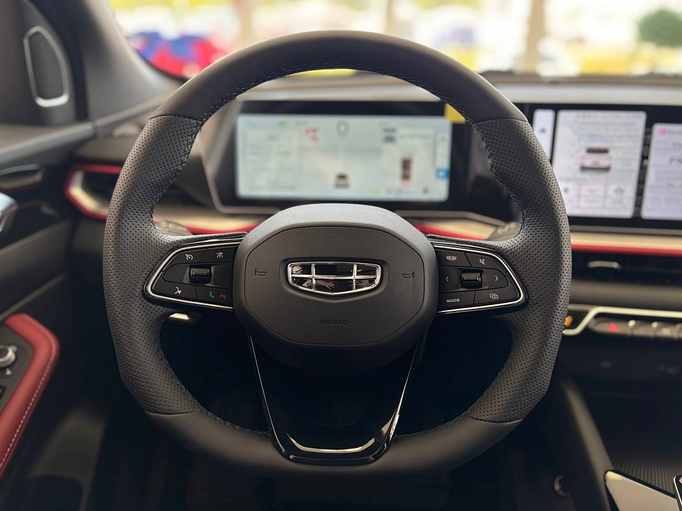 Geely Coolray Luxury, белый