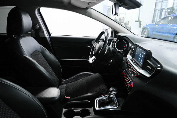 Kia Ceed Luxe, 2018 года, пробег 161000 км
