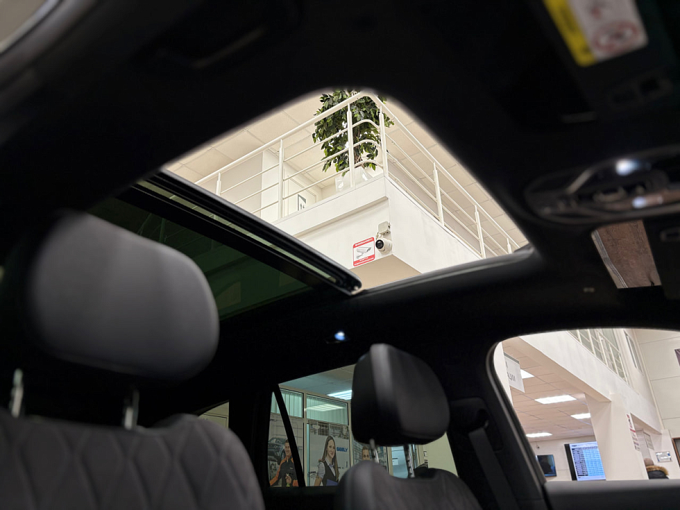 Geely Monjaro Flagship SE, зеленый