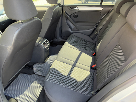 Volkswagen Golf Trendline, 2010 года, пробег 209855 км