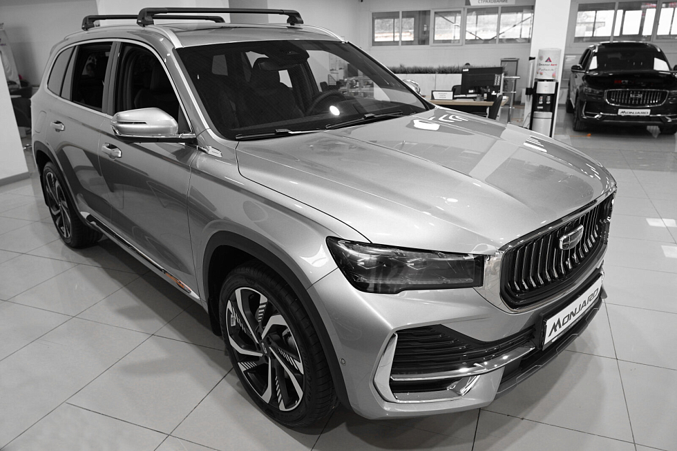 Geely Monjaro , серебряный