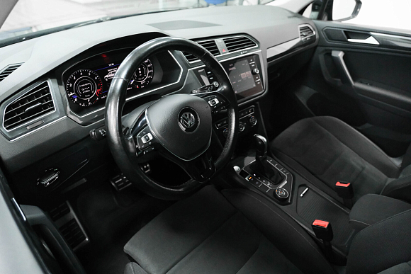 Volkswagen Tiguan Highline, 2018 года, пробег 251323 км