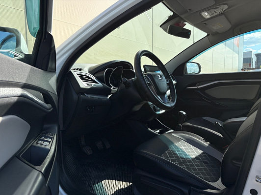 Lada (ВАЗ) Vesta Luxe Multimedia (2019-2021), 2018 года, пробег 152411 км