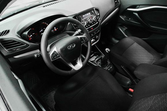 Lada (ВАЗ) Vesta Comfort, 2018 года, пробег 101000 км