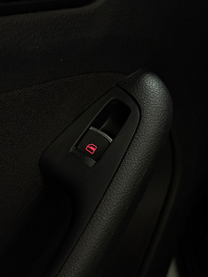 Volkswagen Jetta Comfortline, 2018 года, пробег 179000 км