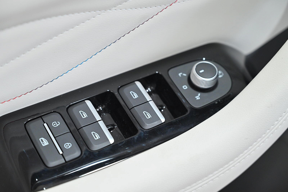 Geely Monjaro , белый