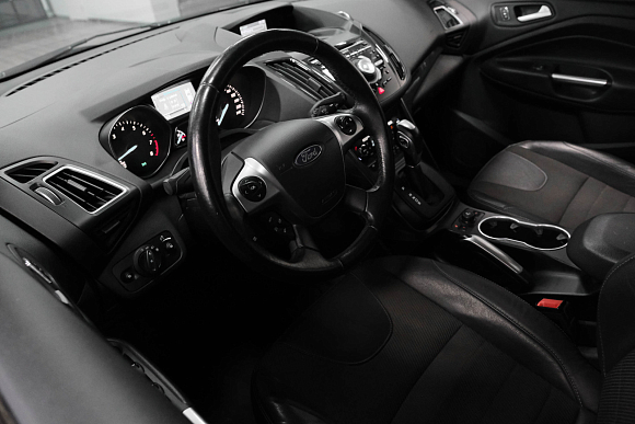 Ford Kuga Titanium, 2016 года, пробег 140792 км